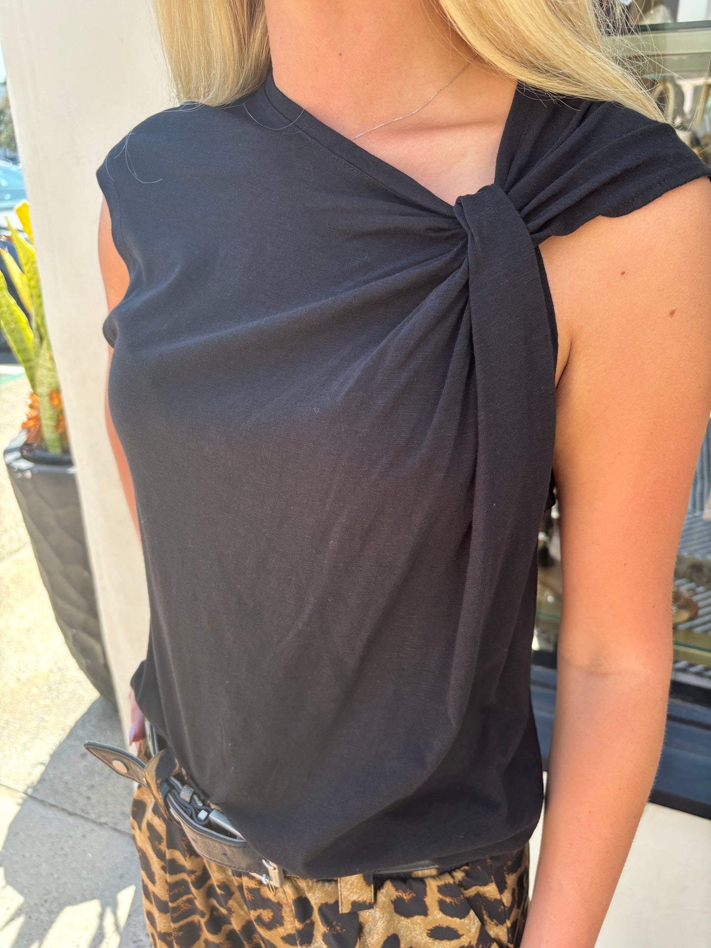 So Twisted Muscle Tee-Sanc