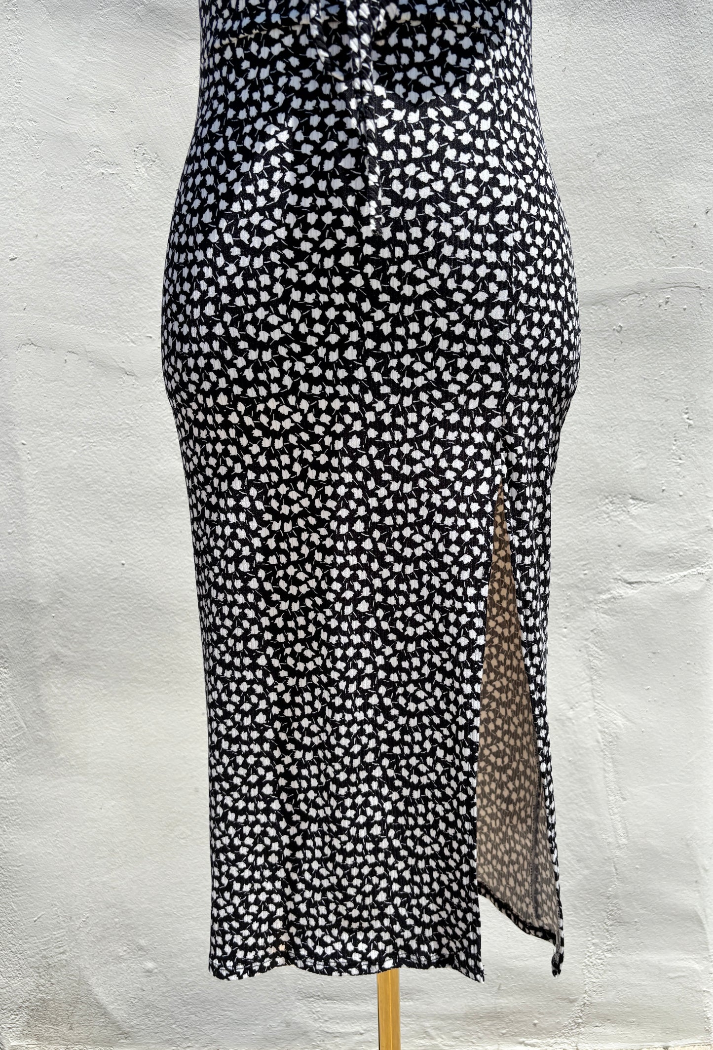 Black/white Capsleeve Dress-Mrose