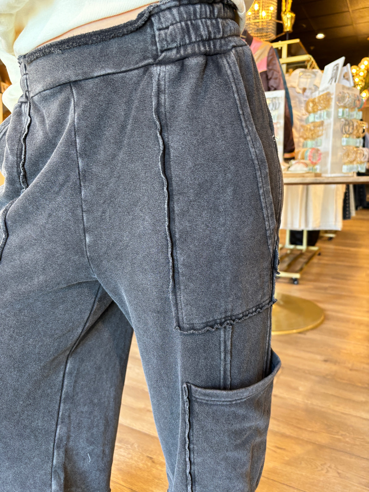 Sweatpants wide leg with front detail
