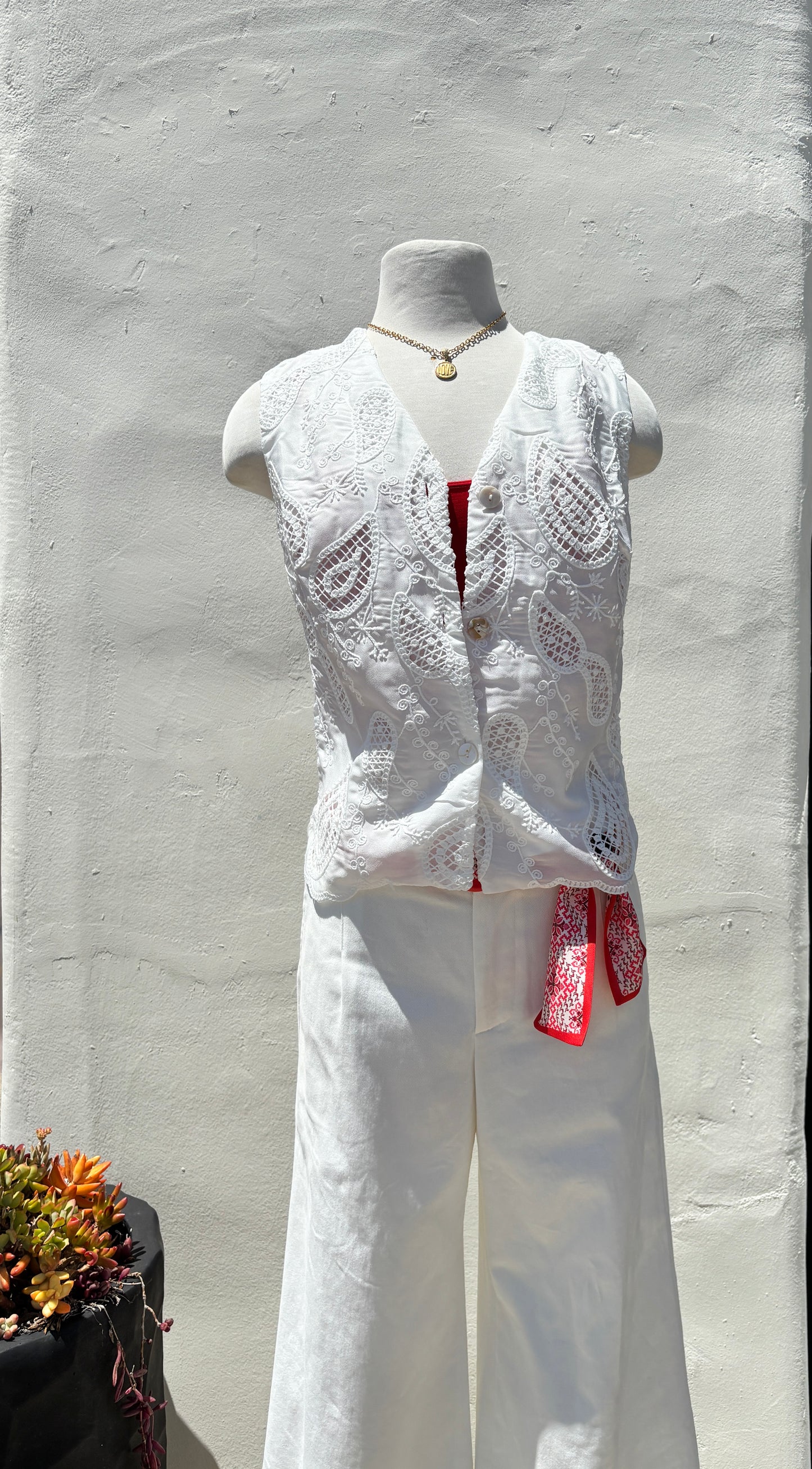 Embroidered Vest Off White -Elli