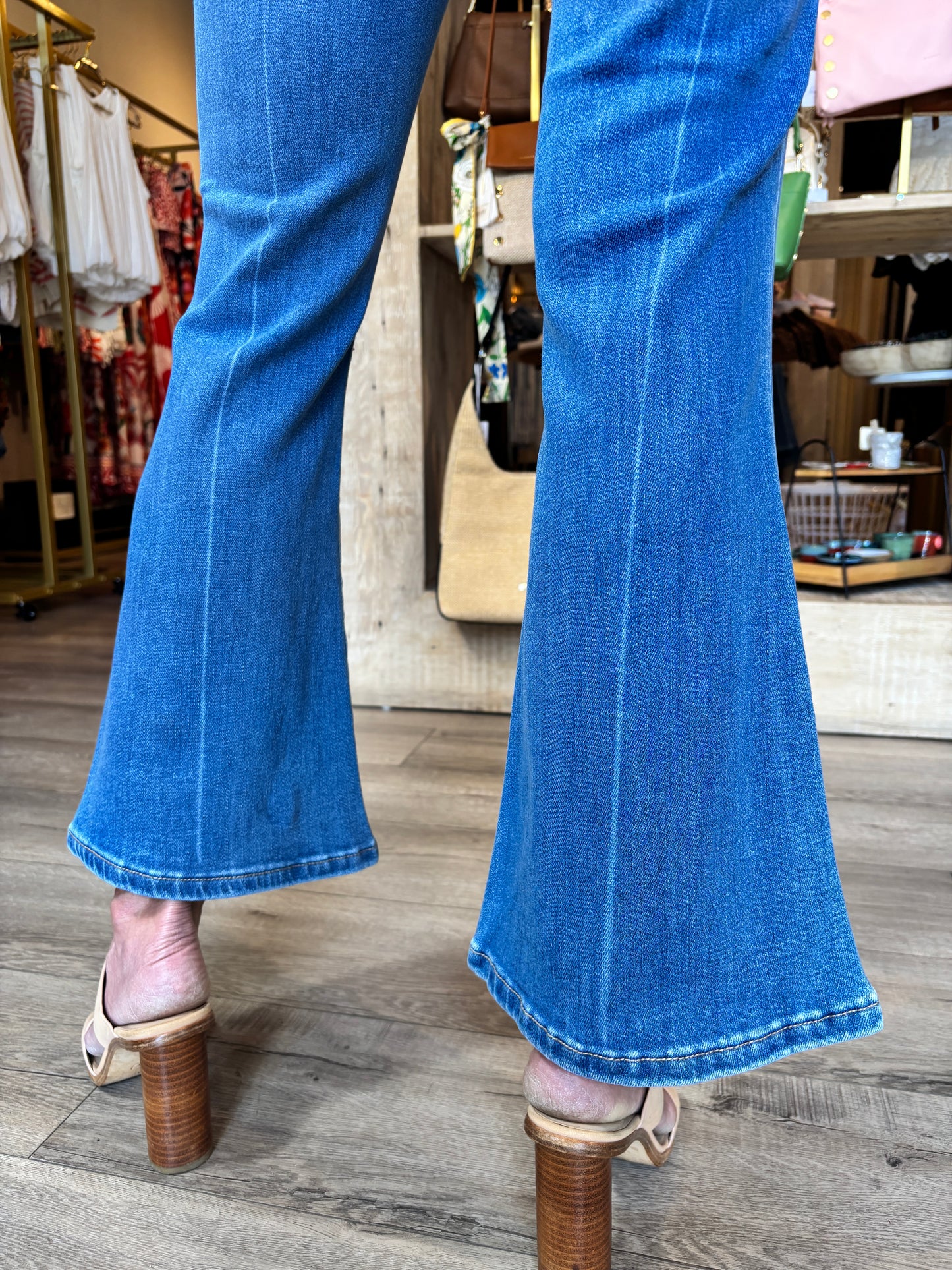 Midrise Crop Flare Jean