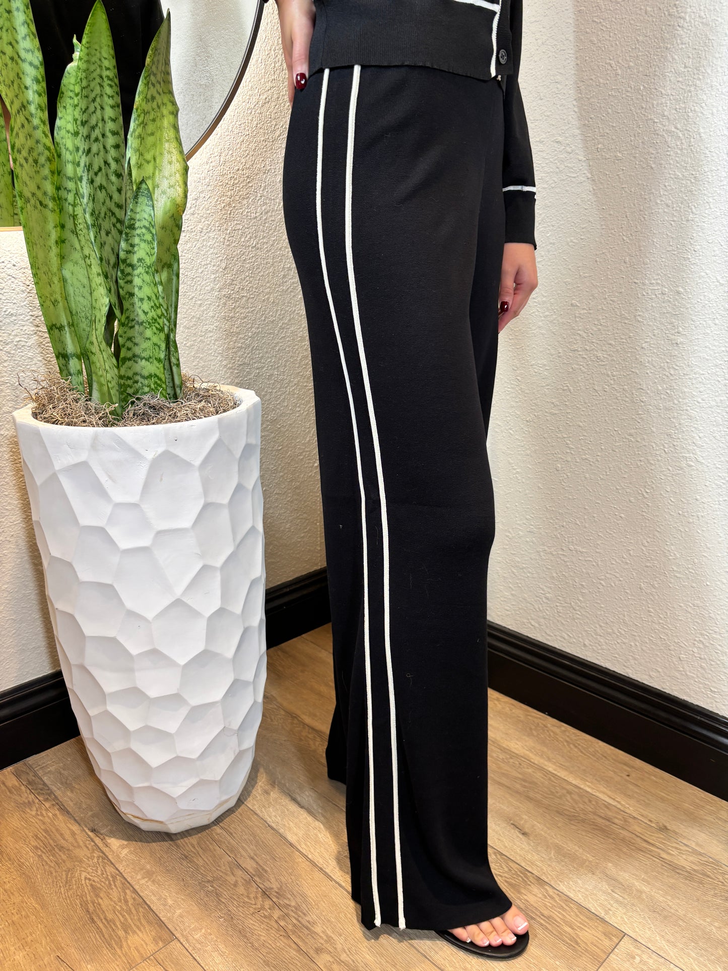 Contrast Stripe Knit Pants