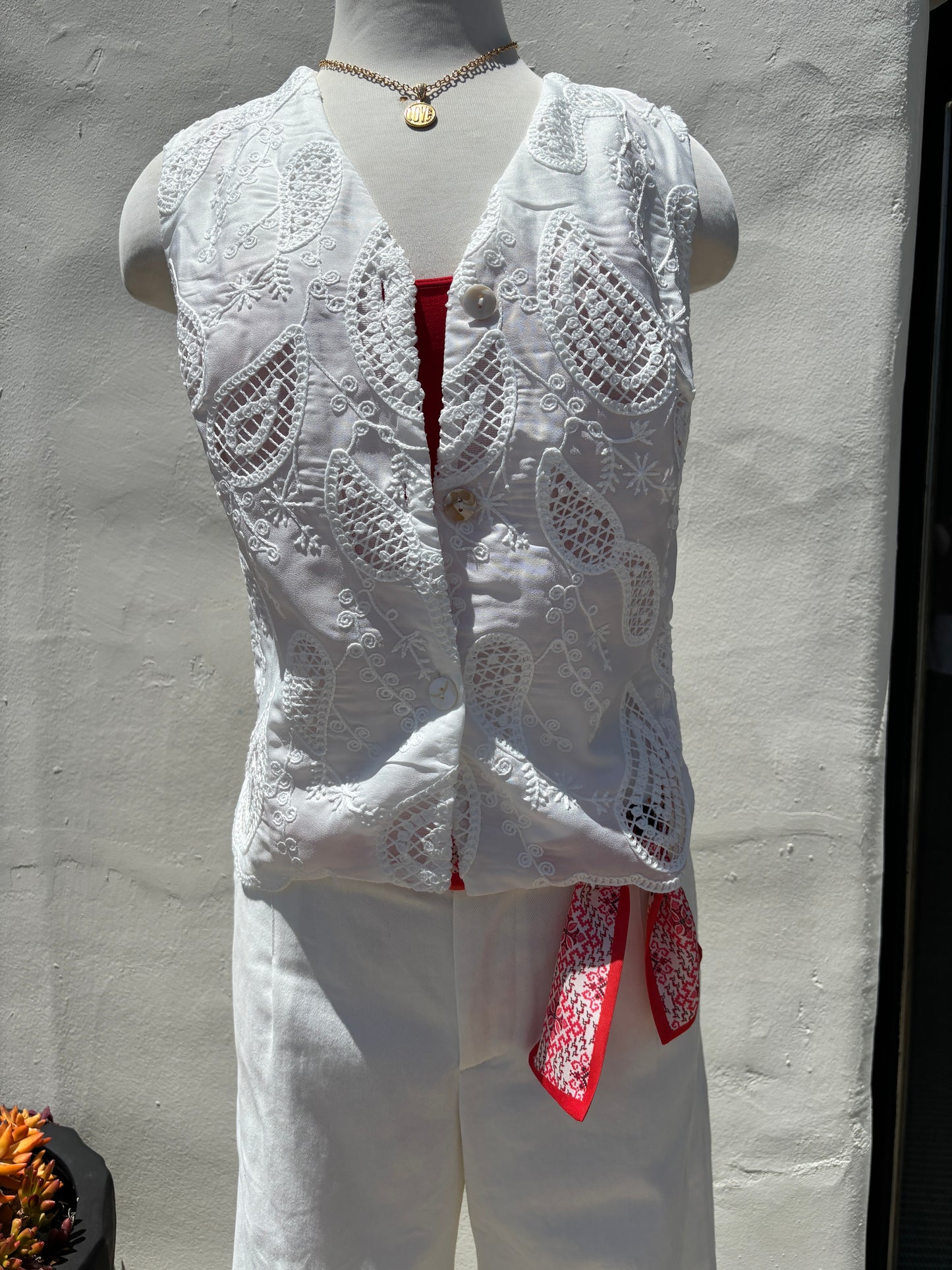 Embroidered Vest Off White -Elli