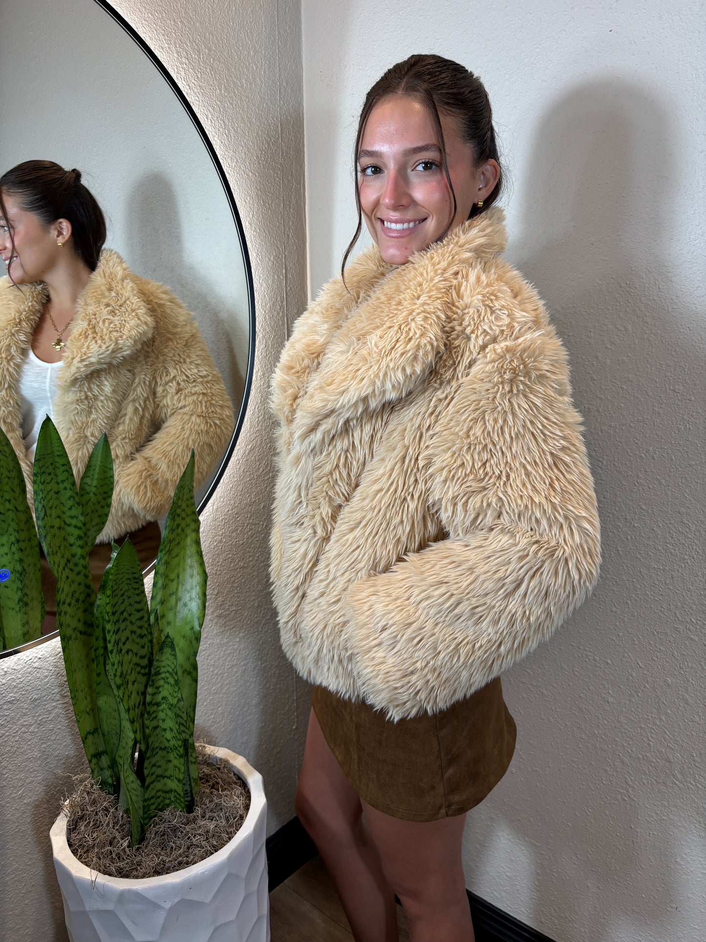 Faux Fur Jacket-MID WAIST