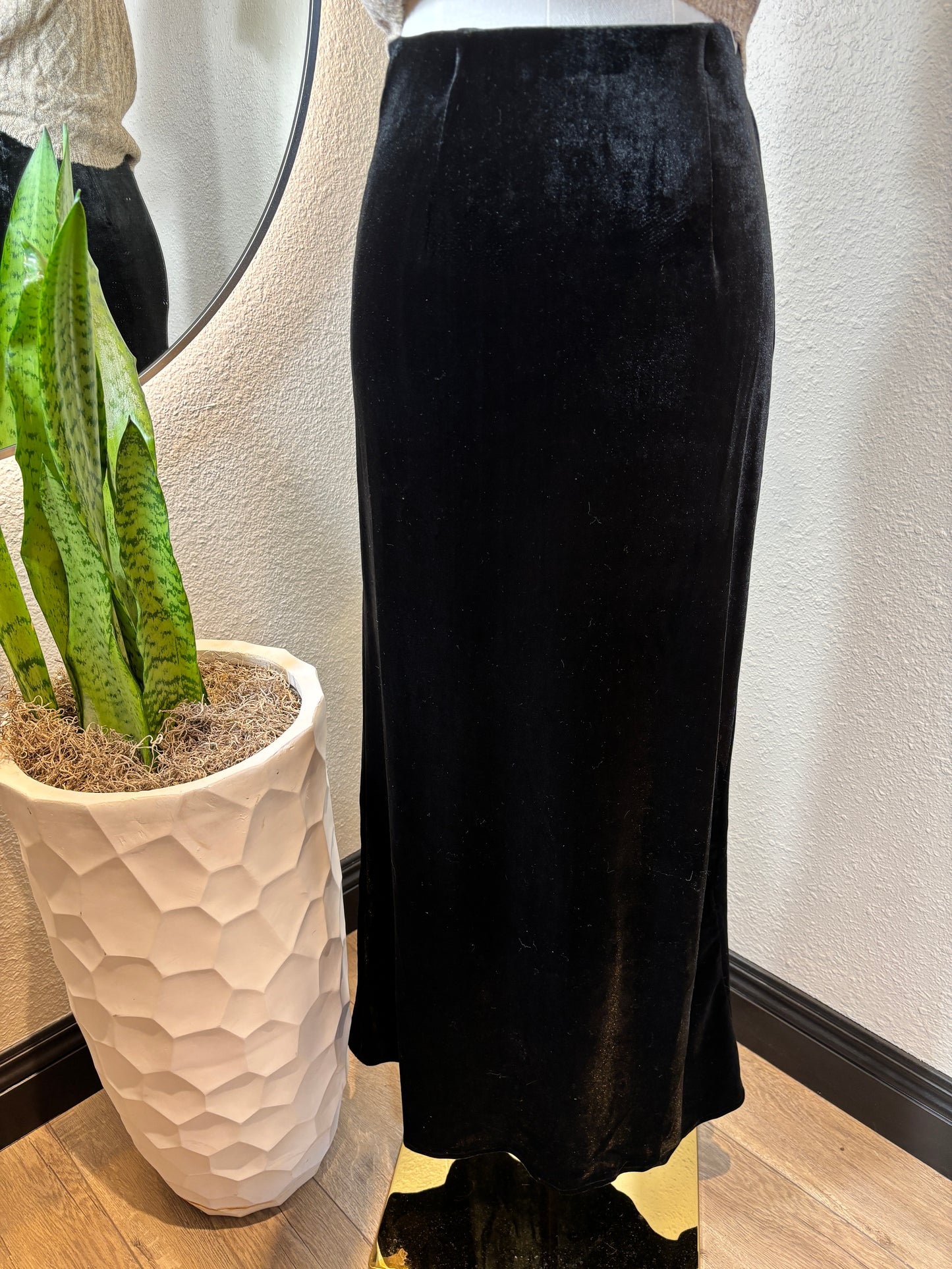 Velvet Slim Fit Maxi Skirt