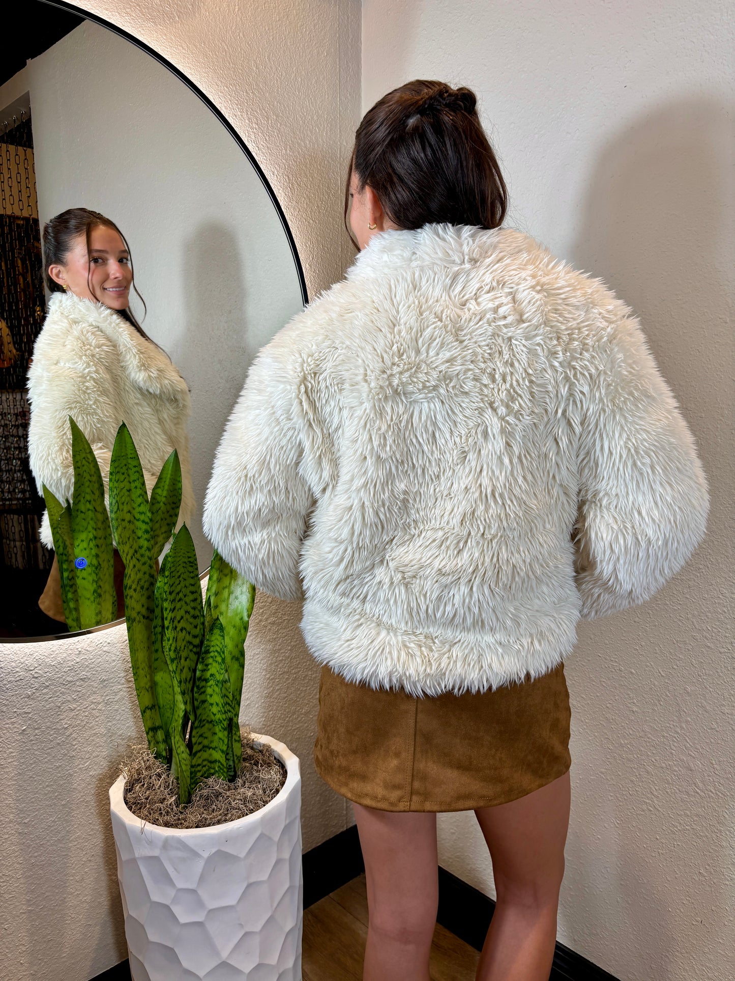 Faux Fur Jacket-MID WAIST