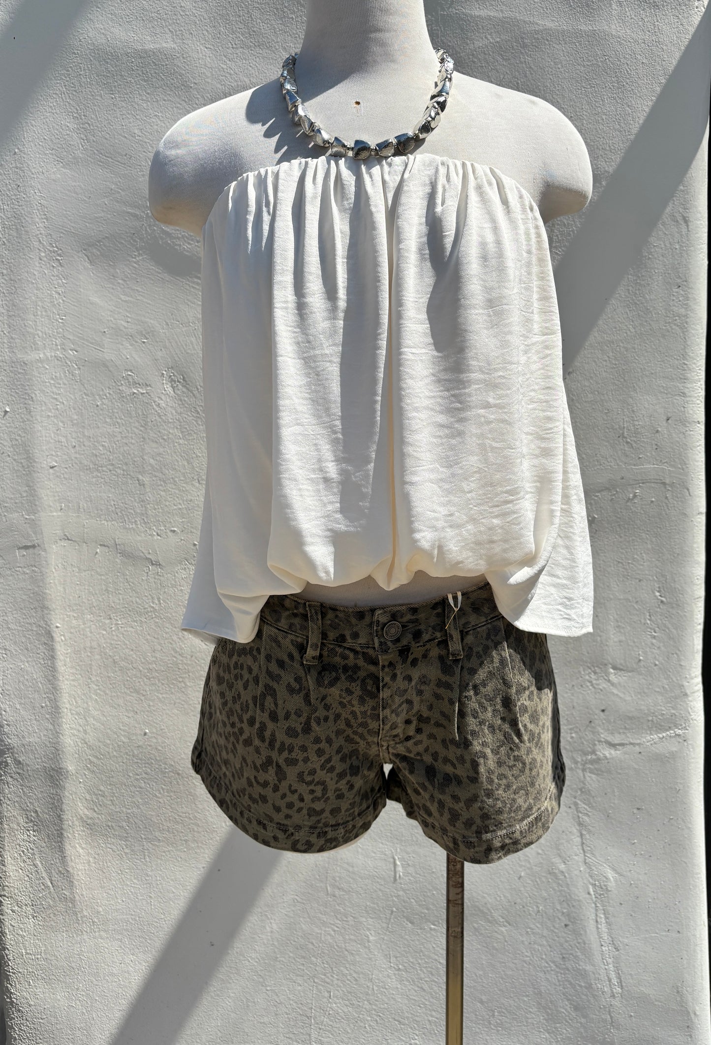 Mid Rise Leopard Print Trouser Shorts-Kan