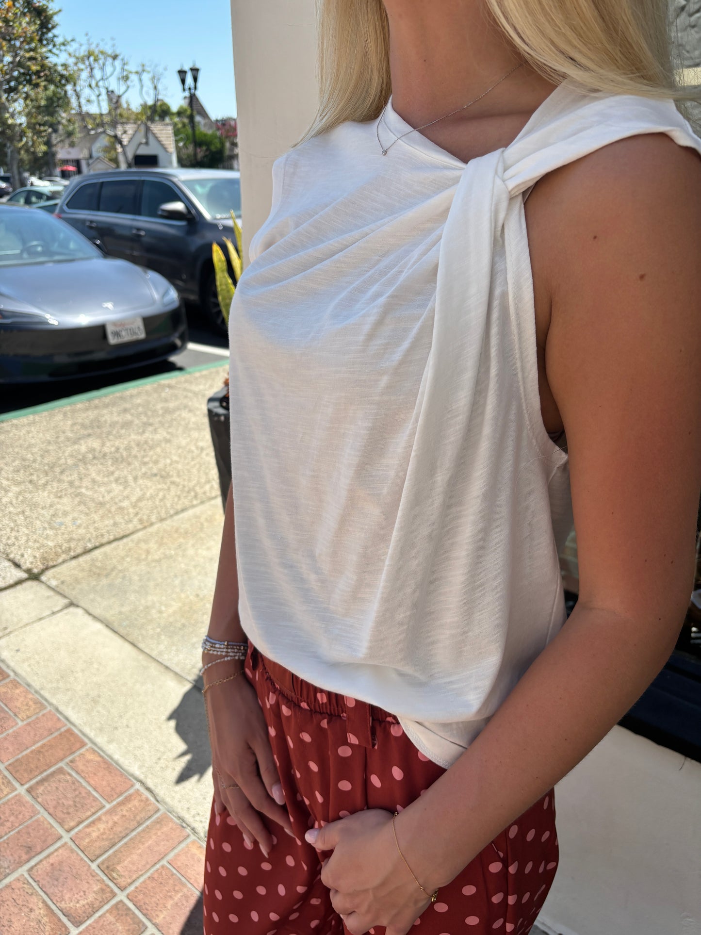 So Twisted Muscle Tee-Sanc