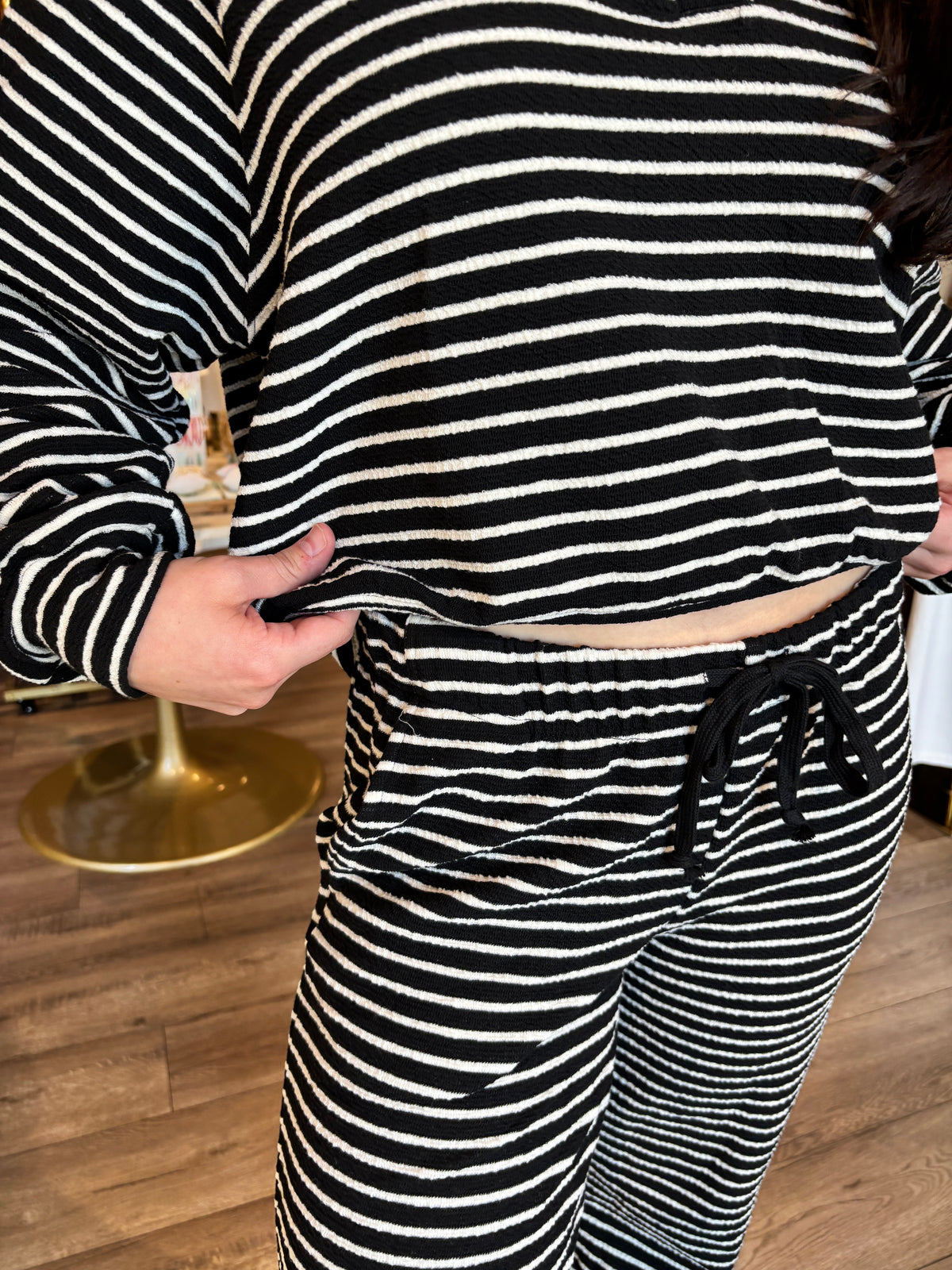 Striped Collar V-Neck Sweat shirt