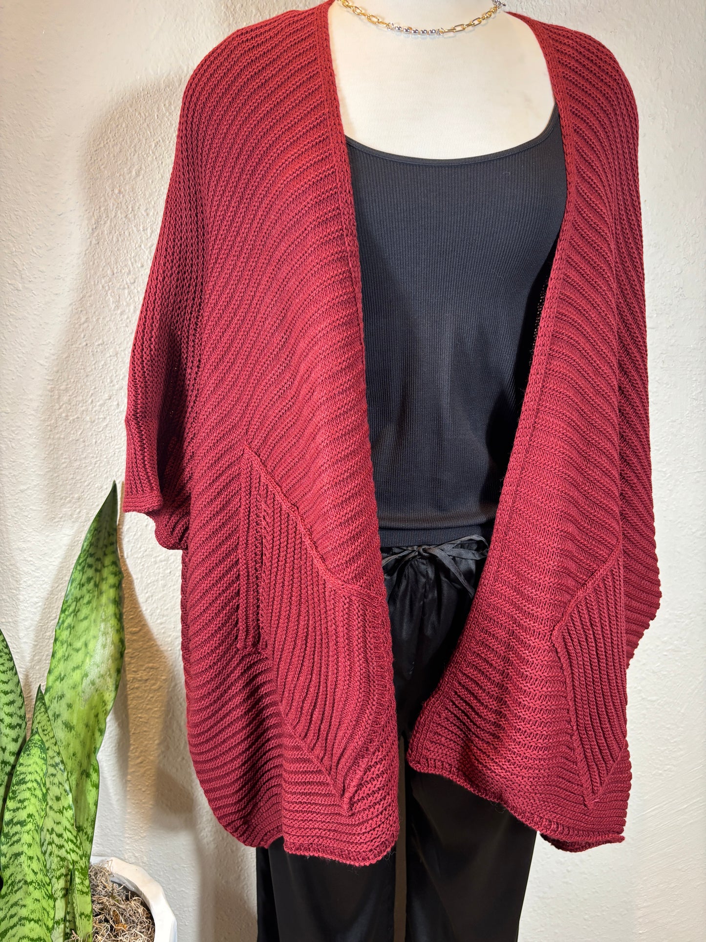 Diamond Cut Pocket Knit Layering Cardigan