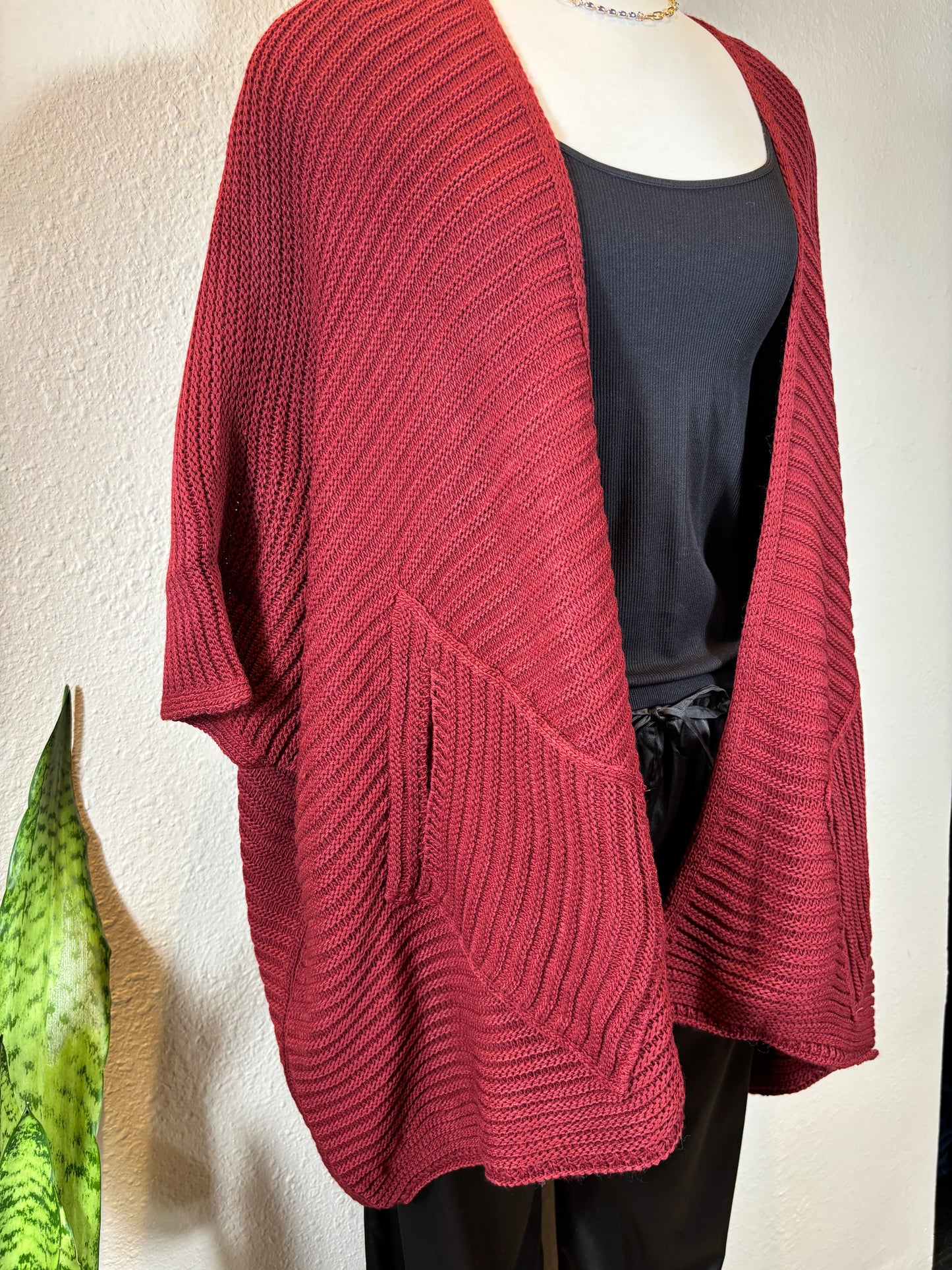 Diamond Cut Pocket Knit Layering Cardigan