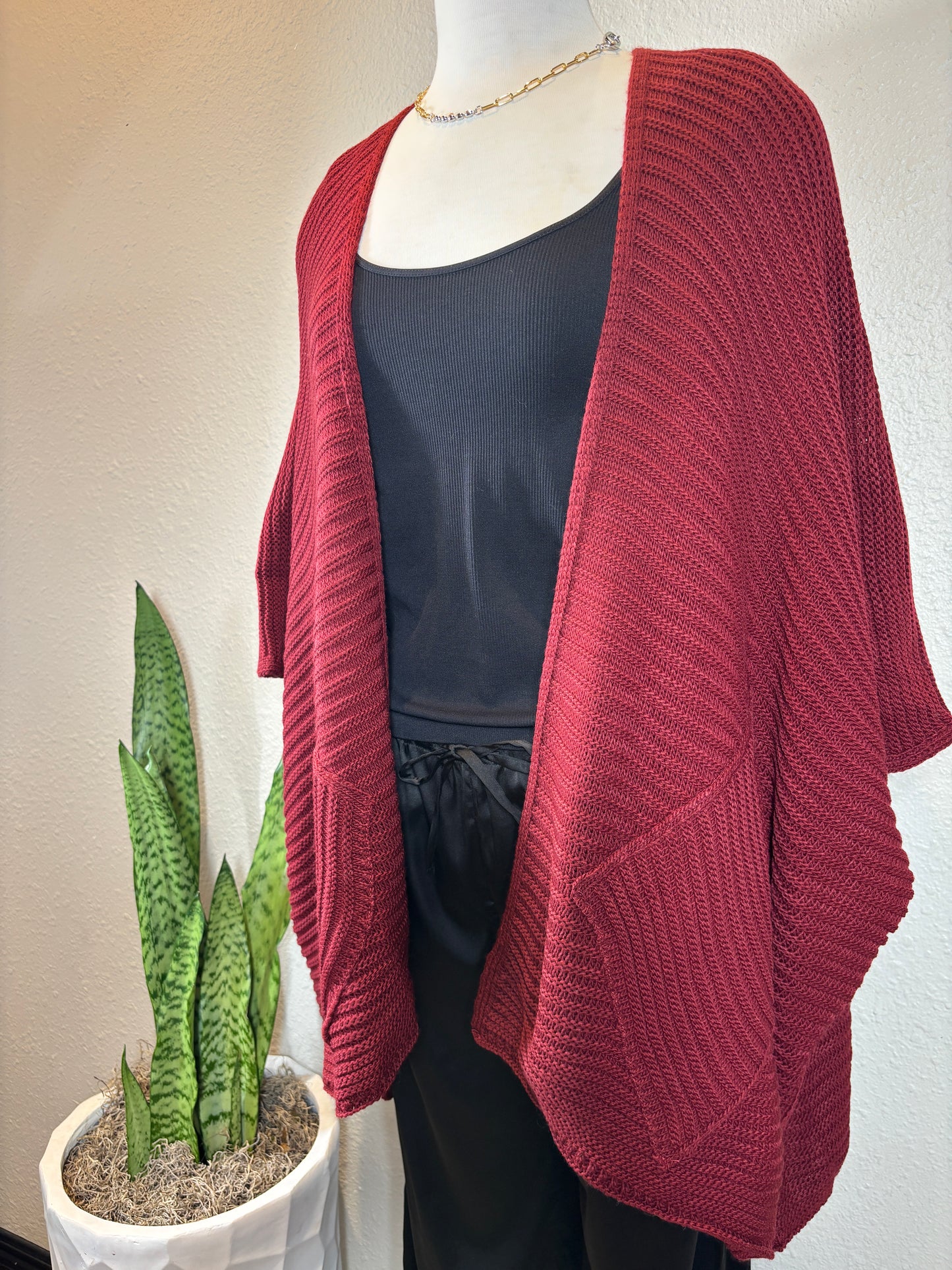 Diamond Cut Pocket Knit Layering Cardigan
