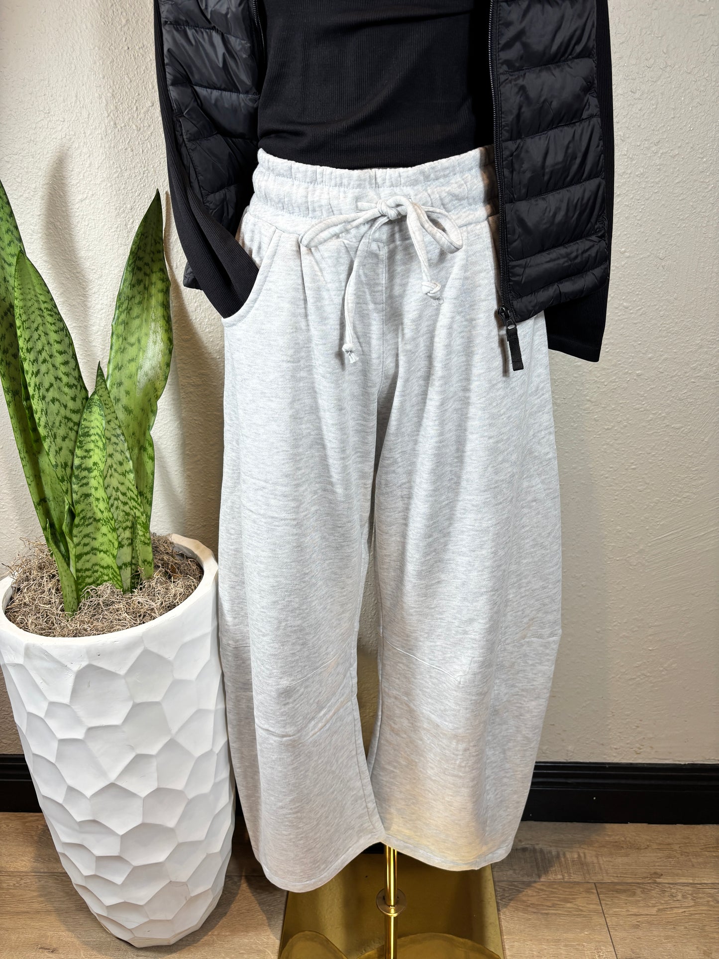 Fleece Baggy Barrel Leg Fit Mid Rise Sweatpants