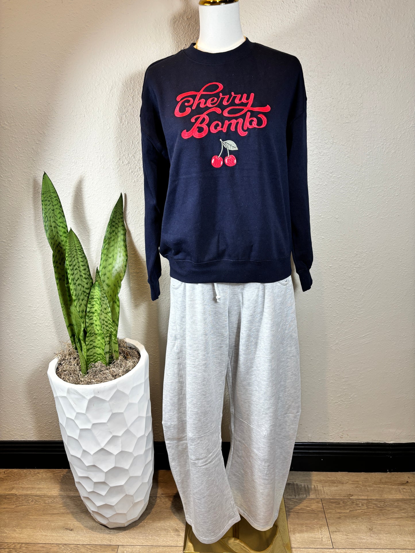 Fleece Baggy Barrel Leg Fit Mid Rise Sweatpants